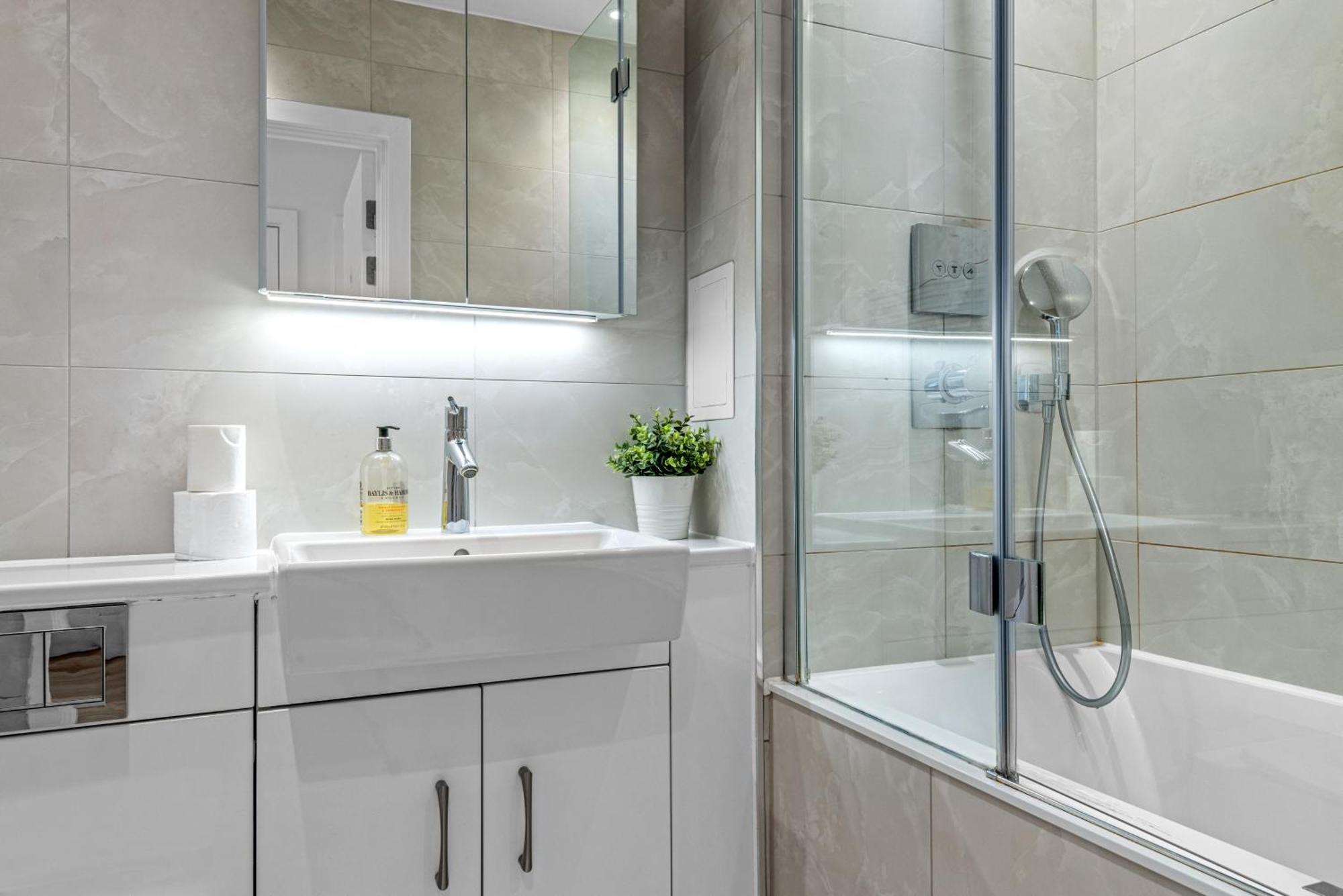 Londwell, Heart Of Notting Hill, Balcony Suite Luxury London Bagian luar foto